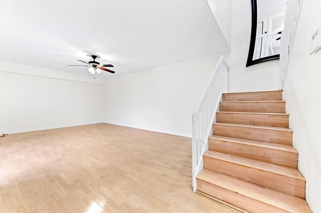 Building Photo - 146 Heritage Way