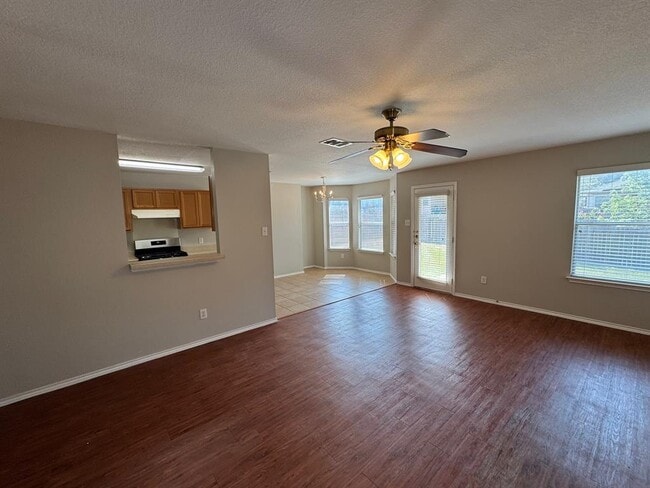 Building Photo - 423 Paddington Dr