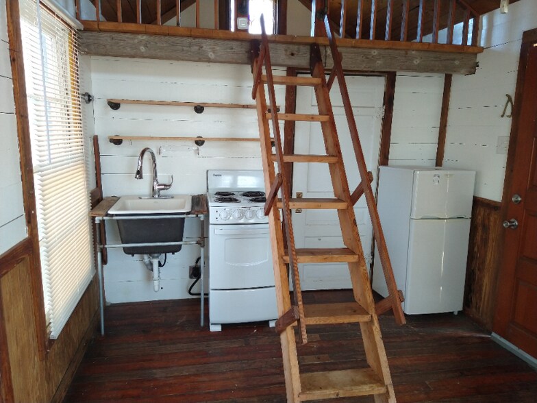 Building Photo - 432 Triple D Dr