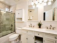 Master Bath with dual sinks and glass shower doors - 26412 Vicente Lugo