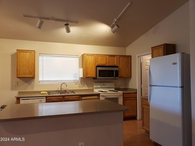 Building Photo - 8624 N 68th Dr