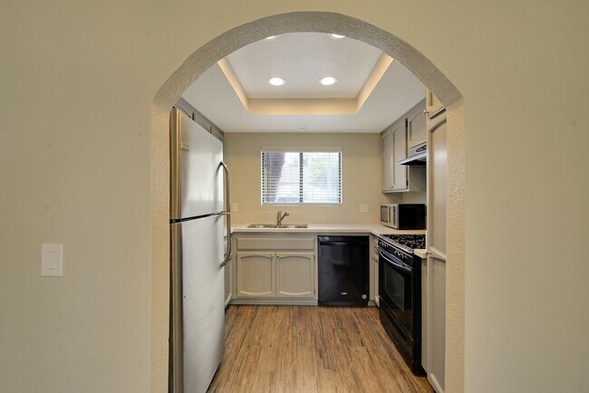 Building Photo - 900 N Harbor Blvd