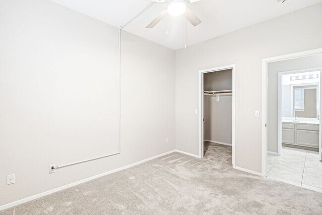 Building Photo - Spacious 2-Bedroom Henderson Home with Fireplace & Private Yard