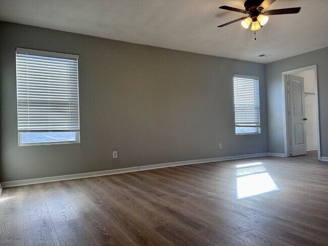 Building Photo - Coming soon!!! $500 off 1st month with 15 month lease!!! Magnificent 3 Bedroom in Madison