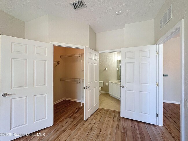 Building Photo - 3848 Lexmark Ln