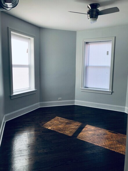 Building Photo - 623 E Groveland Park