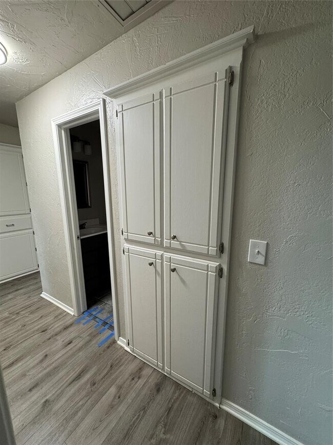 Building Photo - 14820 W Funston Dr
