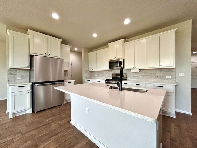 Building Photo - 12012 Saddle Rock Dr