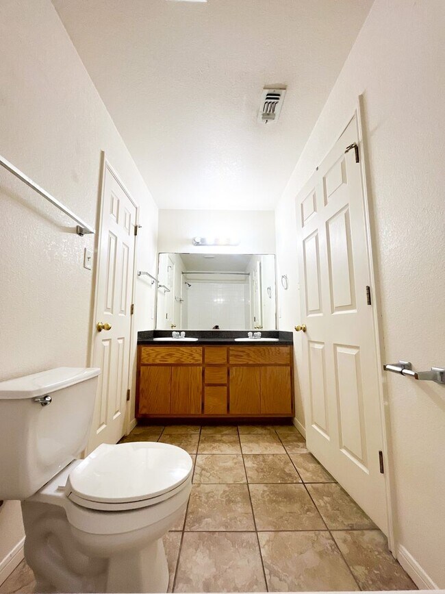 Building Photo - 3807 Wind Ct