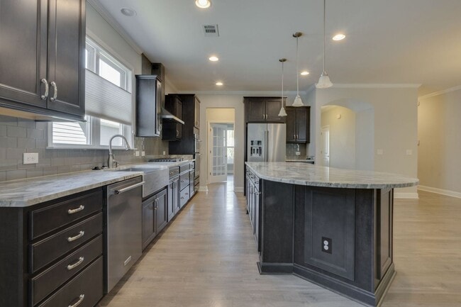 Building Photo - Spacious 3 Bed 2 Bath -The Landings At New Riverside