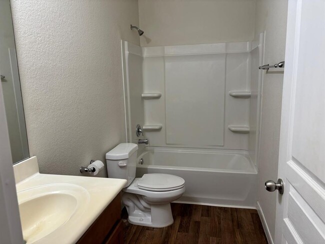 Building Photo - 2711 Skyview Long Dr