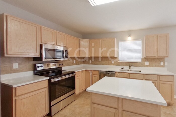 Building Photo - 405 Abu Bakar Dr