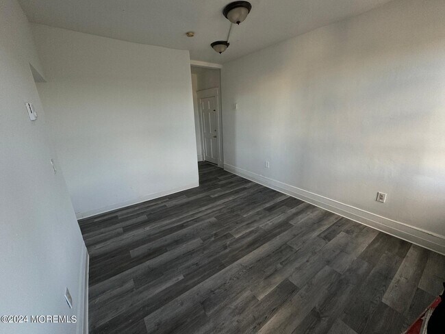 Building Photo - 720 Cortlandt St