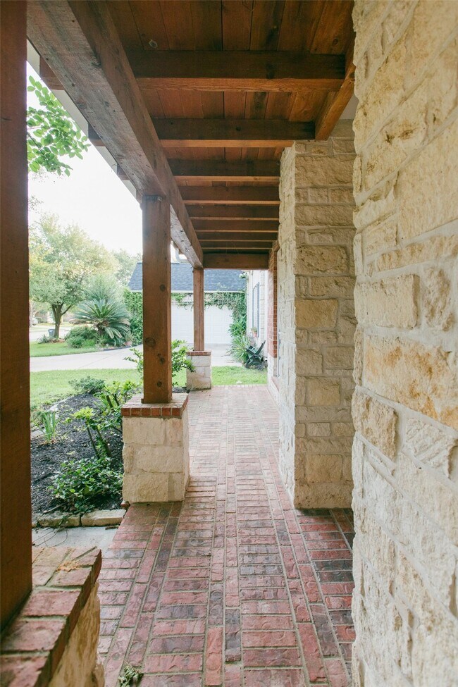 Building Photo - 20911 Avery Cove Ln