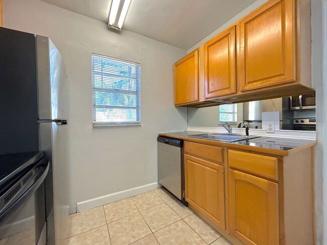 Building Photo - 35 E Winter Park St