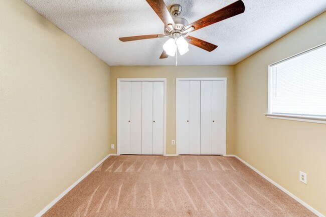 Building Photo - 24206 Landing Way Dr