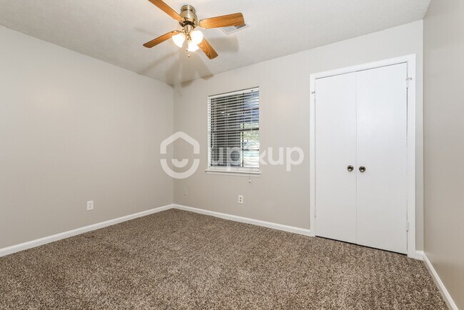 Building Photo - Fantastic 3bd/2ba home! Let yourself in!