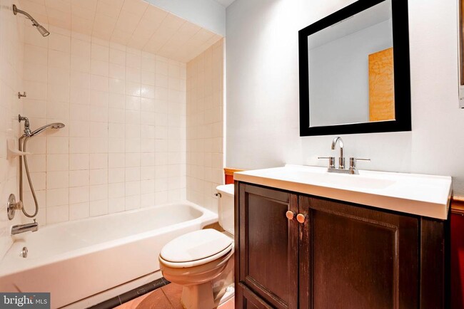 Building Photo - 763 S 8th St