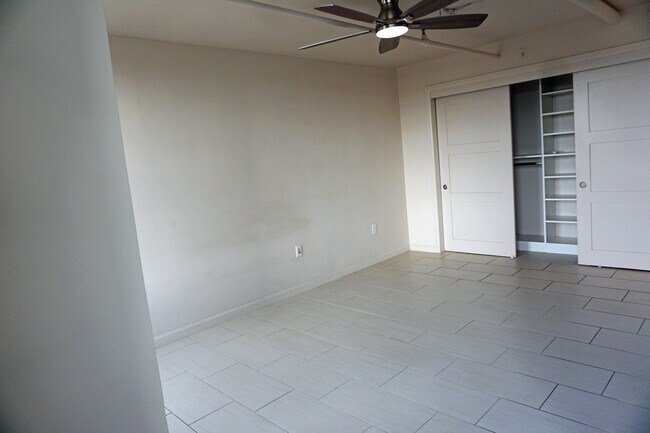 Building Photo - 535 W Thomas Rd