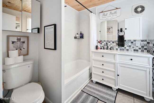 Building Photo - 1136 Enid Rd