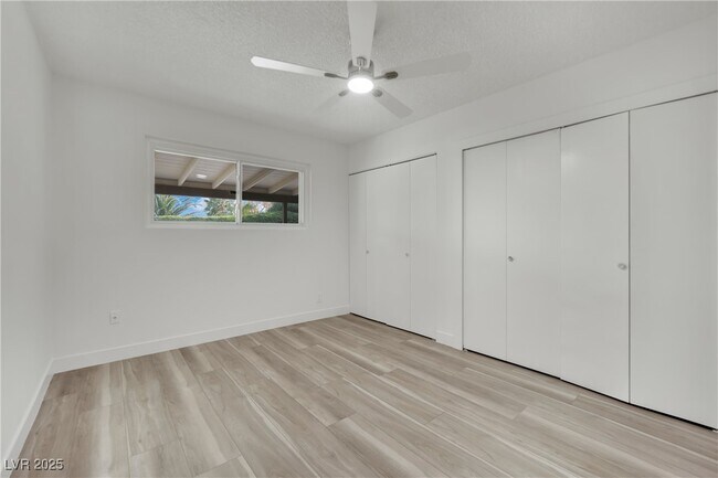 Building Photo - 1501 Strong Dr