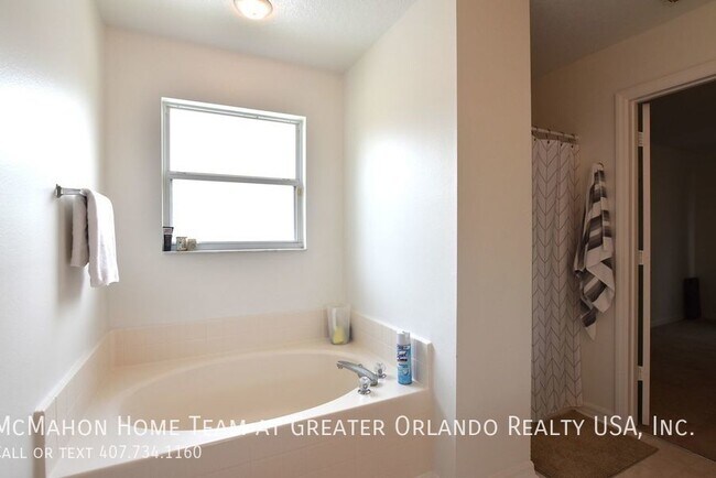 Building Photo - 14200 Abington Heights Dr