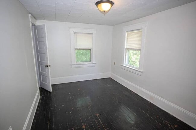 Building Photo - 1290 E 188th St