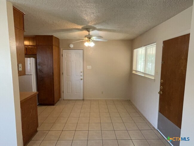 Building Photo - 1502 Linda Ln