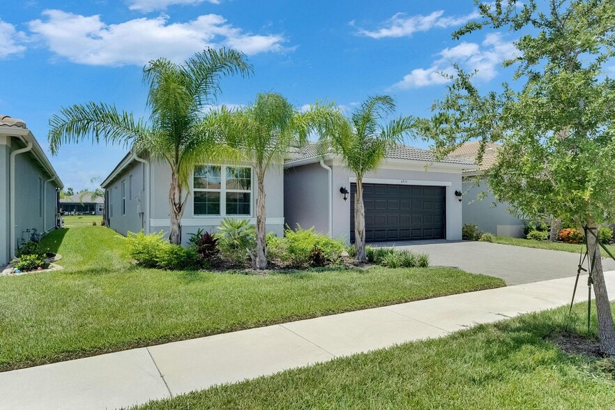 Building Photo - 4915 Sienna Isles Ave