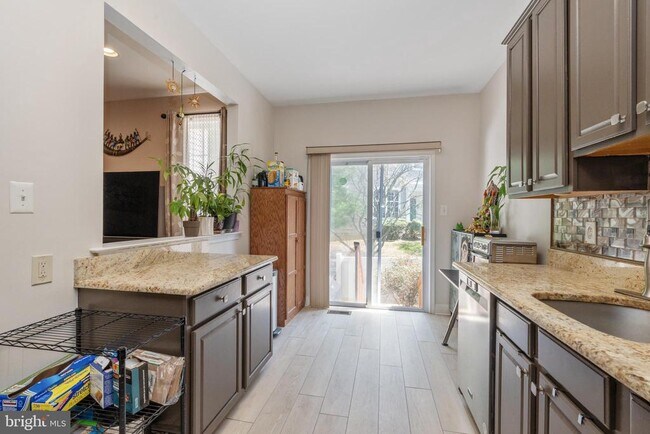 Building Photo - 802 Yarrow Cir