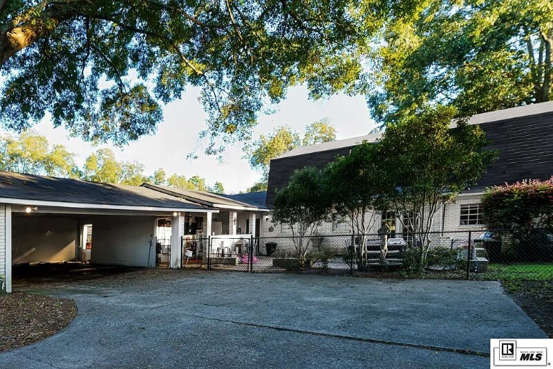 Building Photo - 103 Pecan Bayou Dr