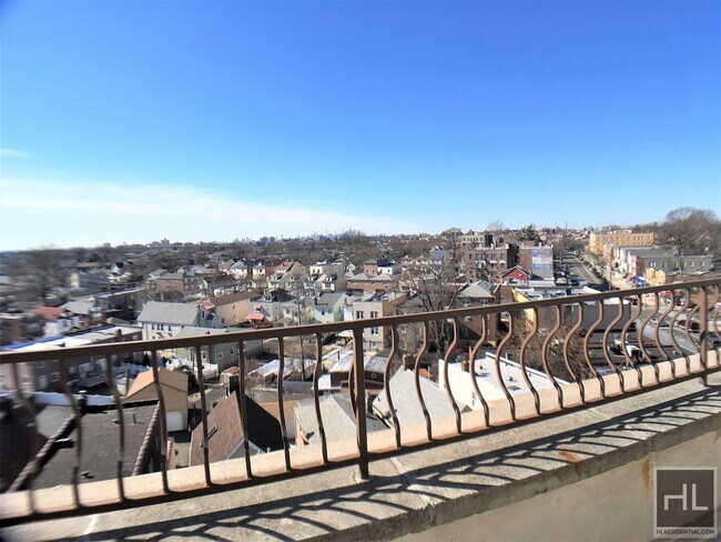 Building Photo - 3030 Middletown Rd