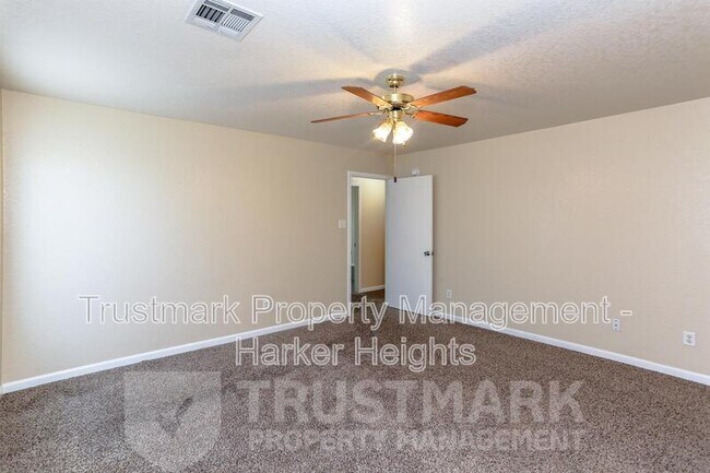 Building Photo - 3907 Deputy Dr