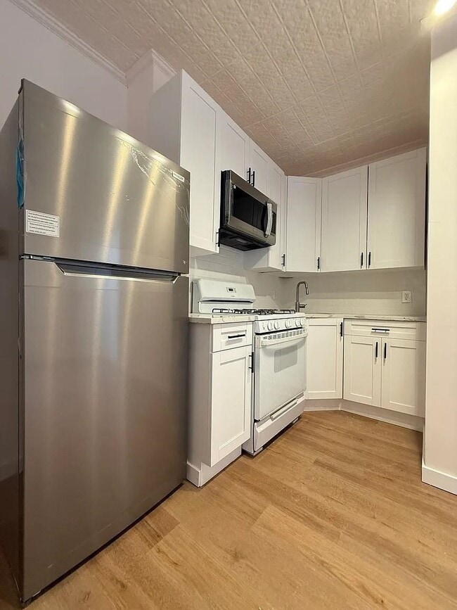 Building Photo - 1919 Willow Ave