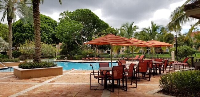 Building Photo - 4844 N State Rd 7