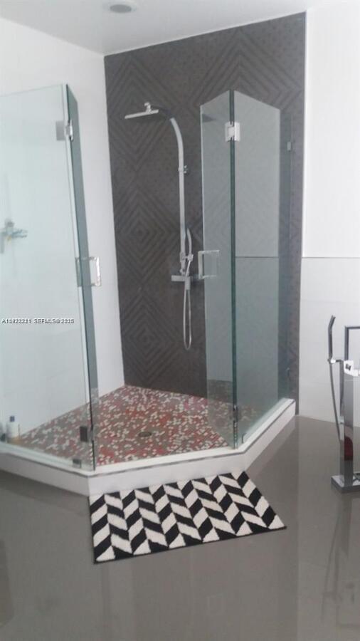 Building Photo - 7903 NW 111th Ct