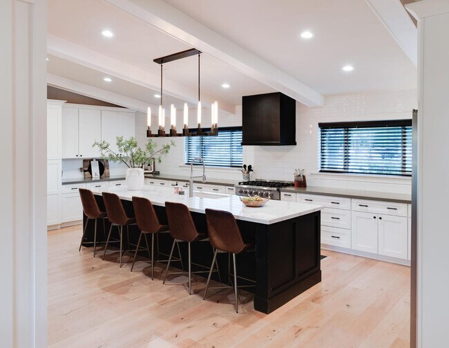 Building Photo - 243 W Harmont Dr