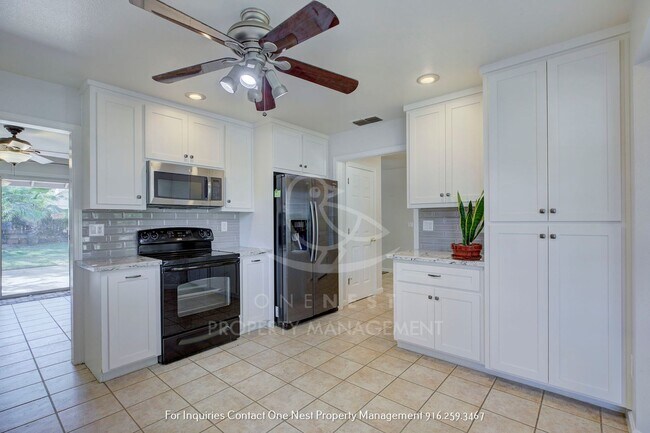 Building Photo - Updated 3 Bedroom 2 Bathroom Home in Wheat...