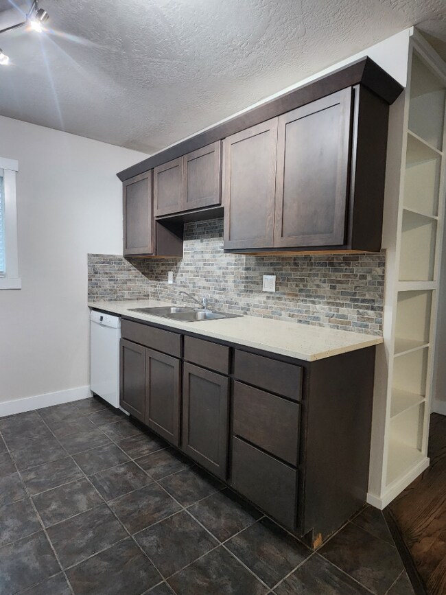 Building Photo - 3BR With Newer Updates