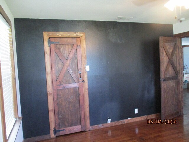 Building Photo - 1508 County Rd 697