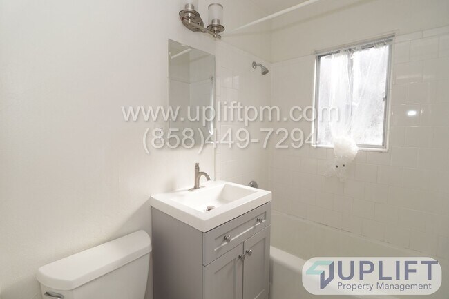 Building Photo - $500 off move in special! 1 bedroom end un...