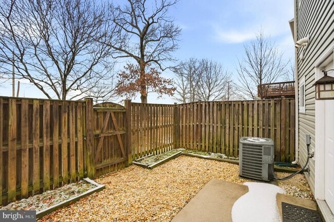 Building Photo - 108 Moore Dr