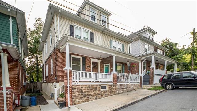 left side of half double - 908 Porter St