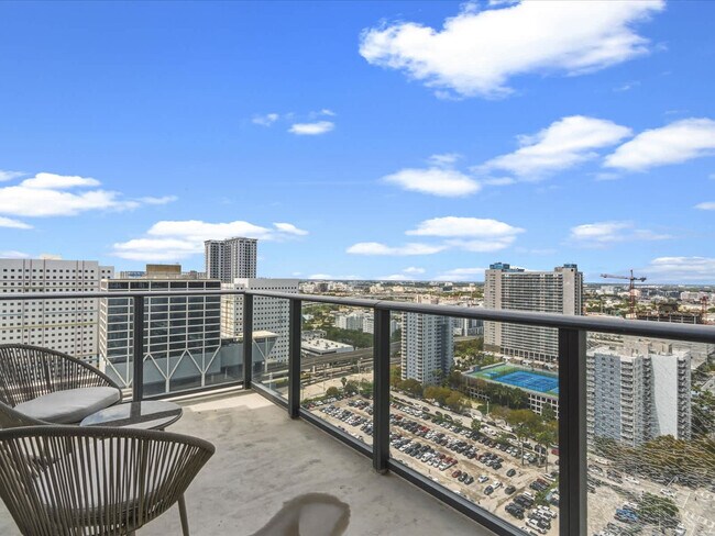 Building Photo - 11 NE 6th St