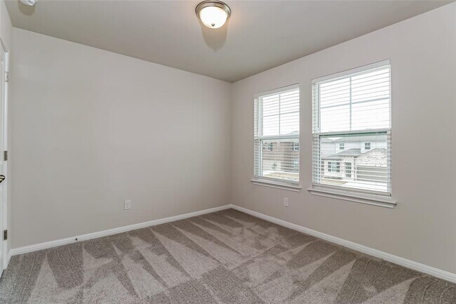 Building Photo - 412 Osier Pass