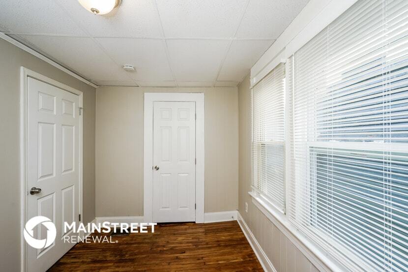 Building Photo - 409 S 39th St