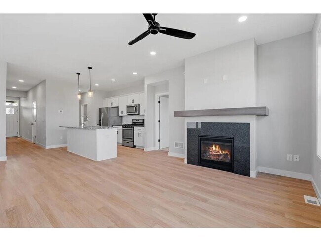 Building Photo - 5380 Robinwood Ct