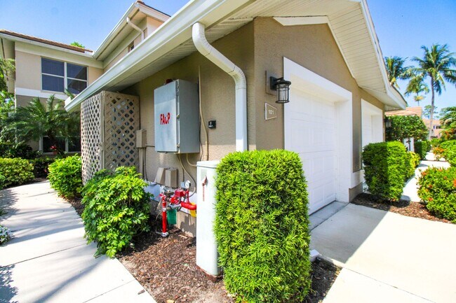 Building Photo - ** 2 PLUS DEN\2 BATH CONDO IN BARBADOS AT ...