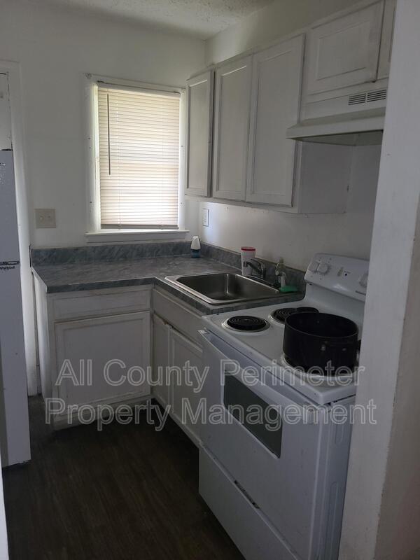 Building Photo - 1879 Chapman Ave