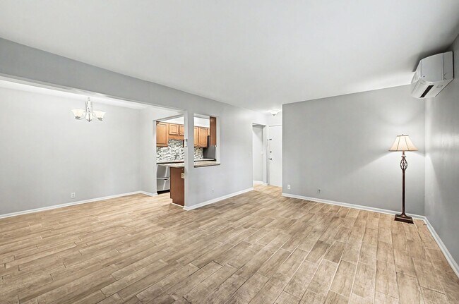 Building Photo - Fantastic 1BR/1BA condo in the desirable Georgetown Condominiums in the heart of Green Hills!